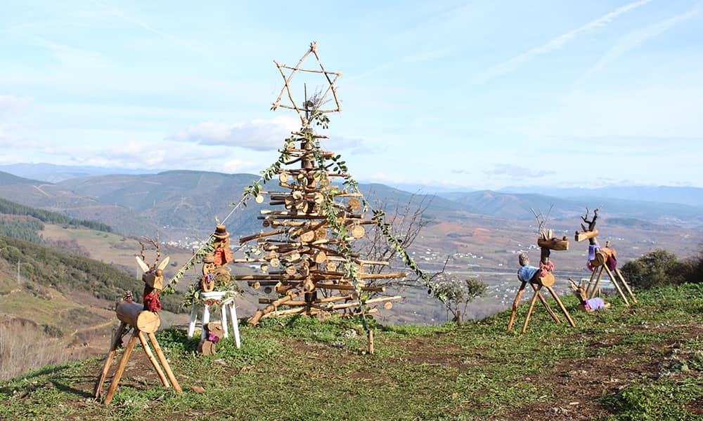 Arbol de navidad columpio Corullón