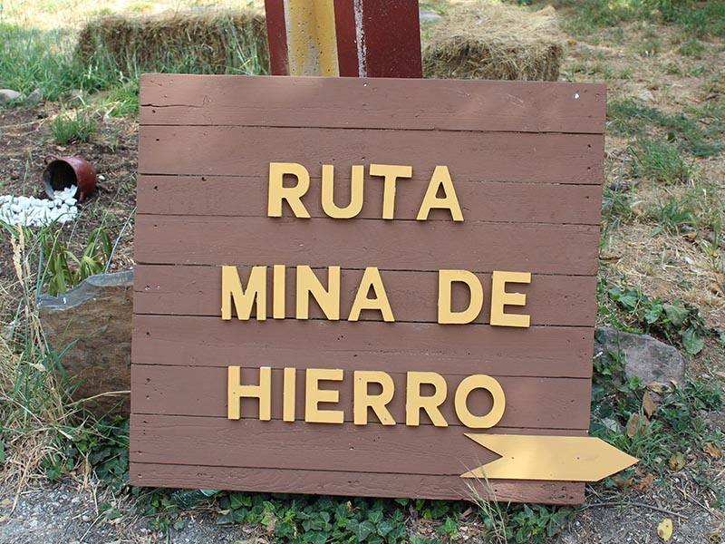 cartel ruta de la mina de Hierro en Ocero